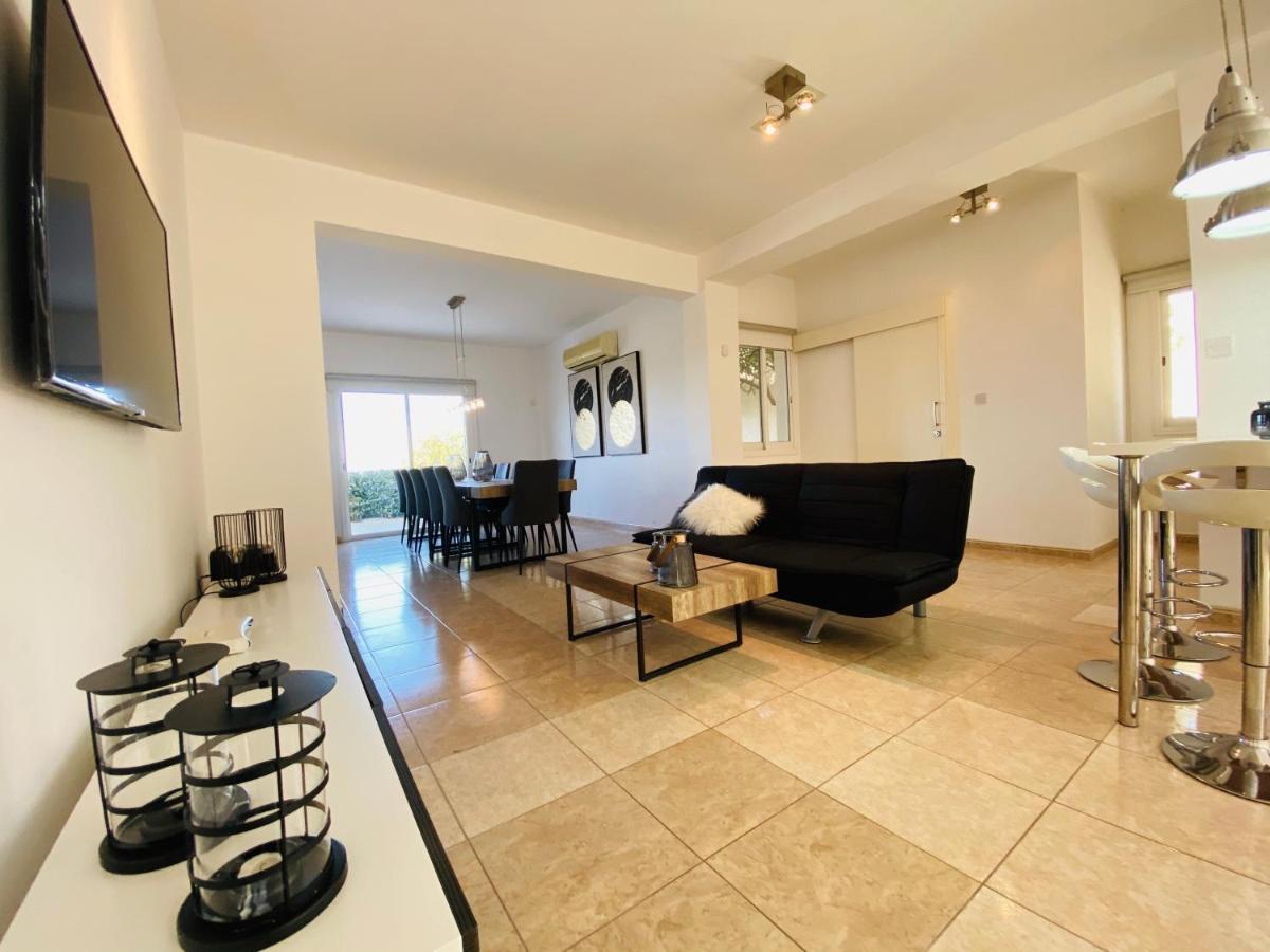Acropolis Villa 8 Klorakas Екстериор снимка