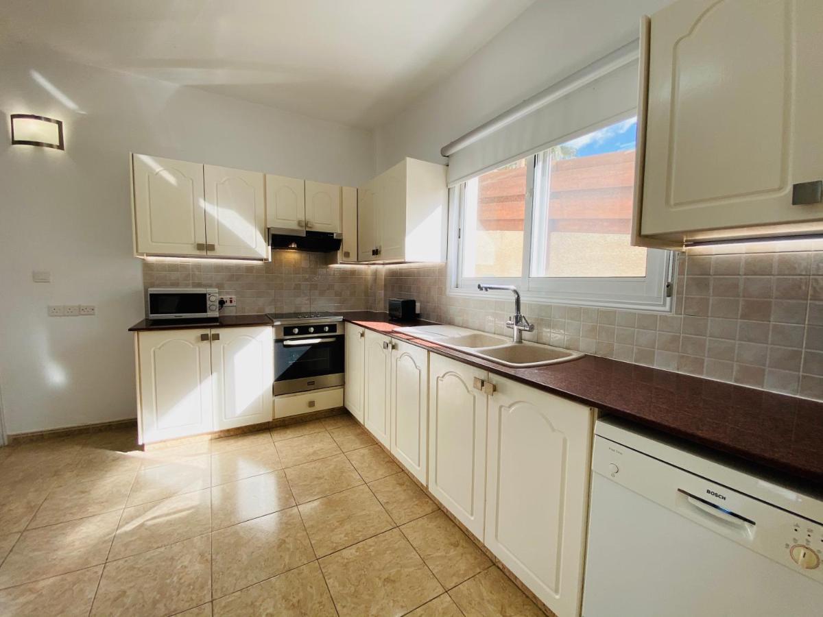 Acropolis Villa 8 Klorakas Екстериор снимка