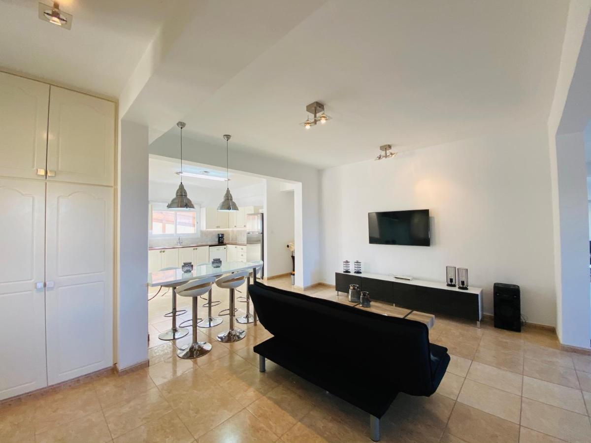 Acropolis Villa 8 Klorakas Екстериор снимка