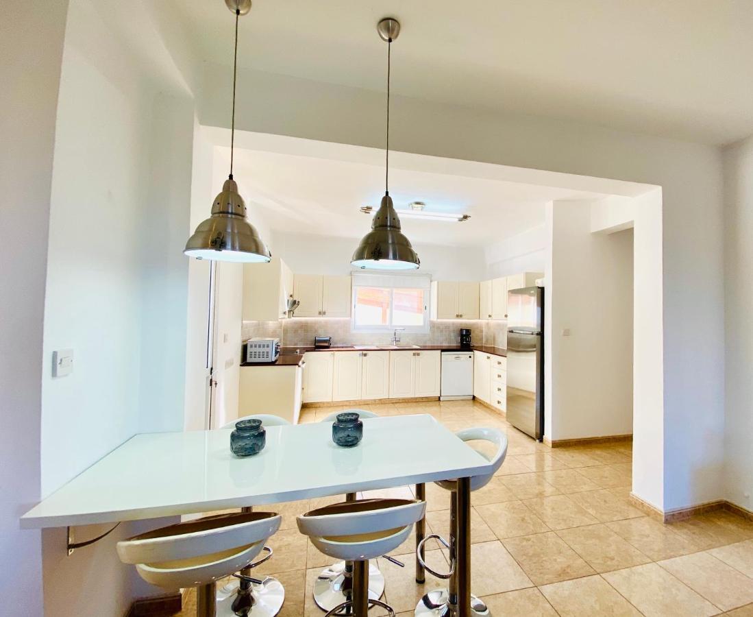 Acropolis Villa 8 Klorakas Екстериор снимка