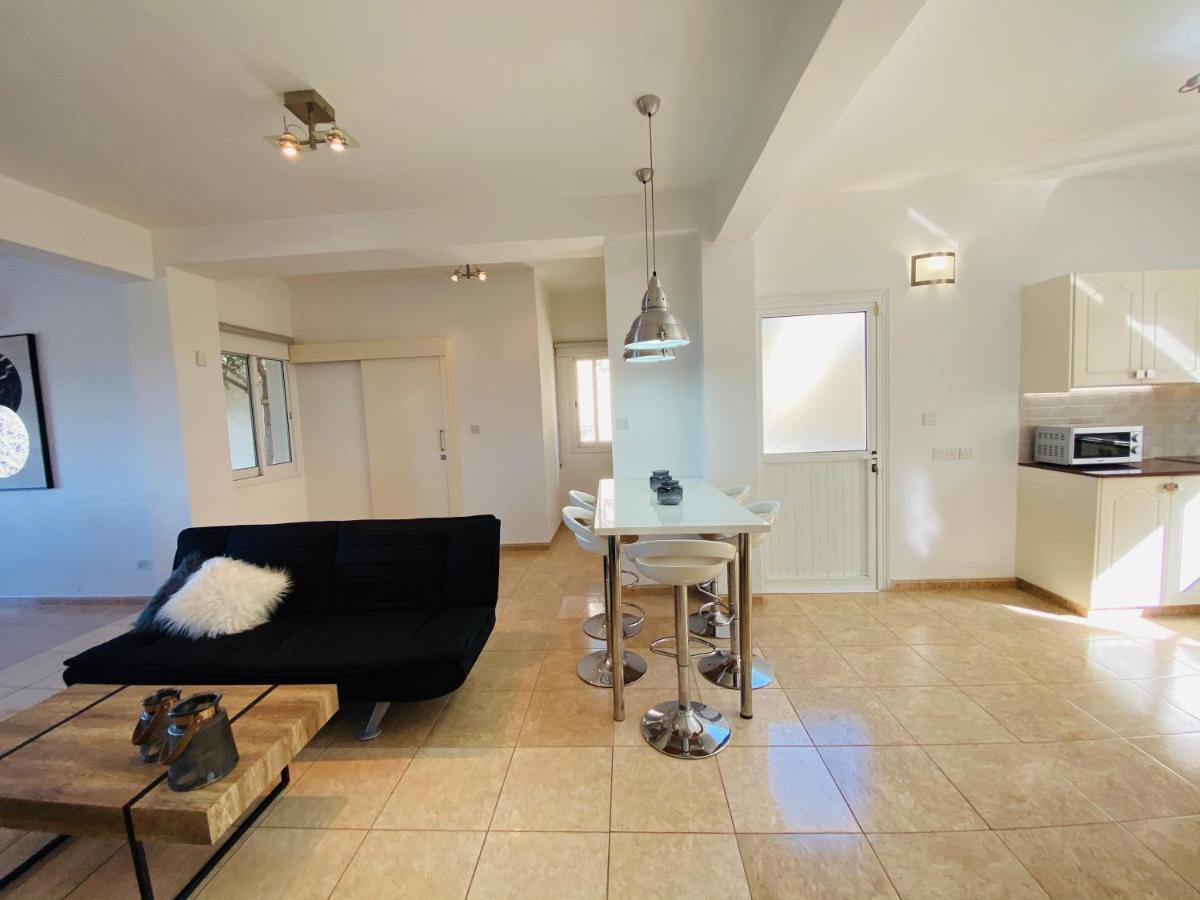 Acropolis Villa 8 Klorakas Екстериор снимка